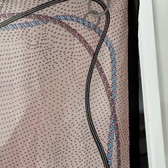 Vtg Hermes Cheval Mirage Design Shaw or Scarf Rose Poudre Noir Gris 100% silk - Picture 7 of 11